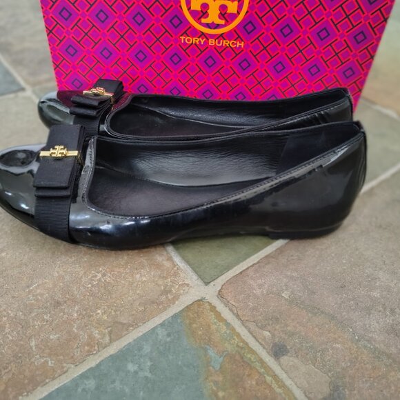 Tory Burch Black Patent Leather Ballet Flat Shoe - Picture 6 of 6